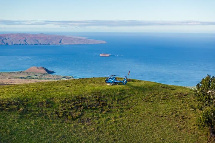 Maui & Molokai Spectacular Helicopter Tour with Exclusive Ulupalakua Landing photo 2