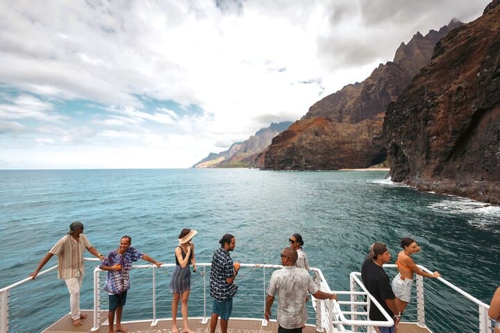 Na Pali Sunset Dinner on Lady Kailani: Luxury Catamaran Cruise from Port Allen photo 6