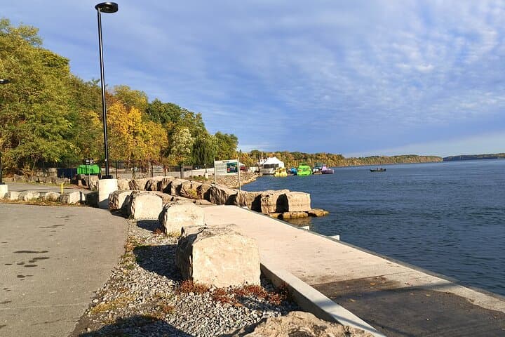Niagara Falls Guided Tour: Trails, Whirlpool Hike & Optional Kayak photo 6