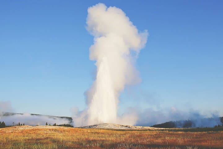 Yellowstone Grand Loop Self-Guided Driving Tour — 140-Mile GPS Audio Guide photo 5