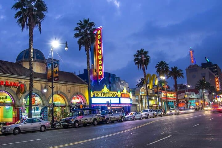 Hollywood Walk of Fame Guided History Tour — Hollywood Boulevard Walking Experience photo 4