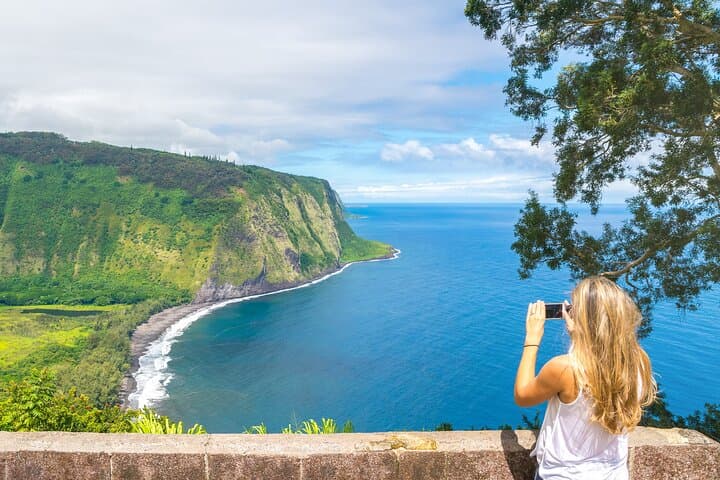 Big Island Private Tour: Volcanoes, Black Sand Beaches & Waterfall Highlights
