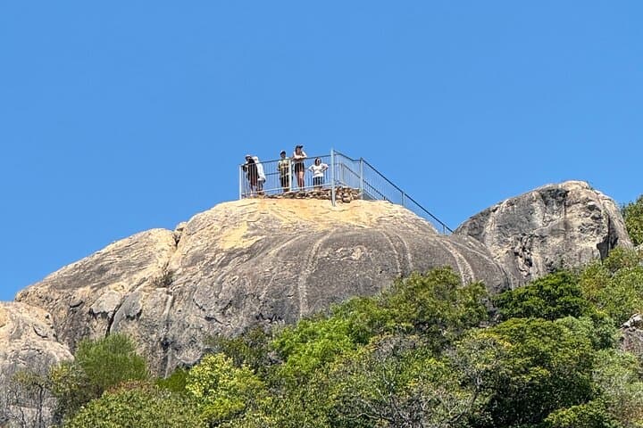 Bowen Beaches Day Tour from Airlie Beach — Best Lookouts, Bays & Local Eats photo 5