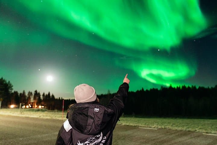 Rovaniemi Northern Lights Tour: Guaranteed Aurora Chase with Pro Photos photo 2