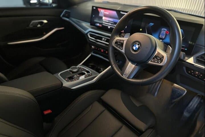 Cape Town Luxury Airport Transfer (CPT) — Private BMW Chauffeur photo 6