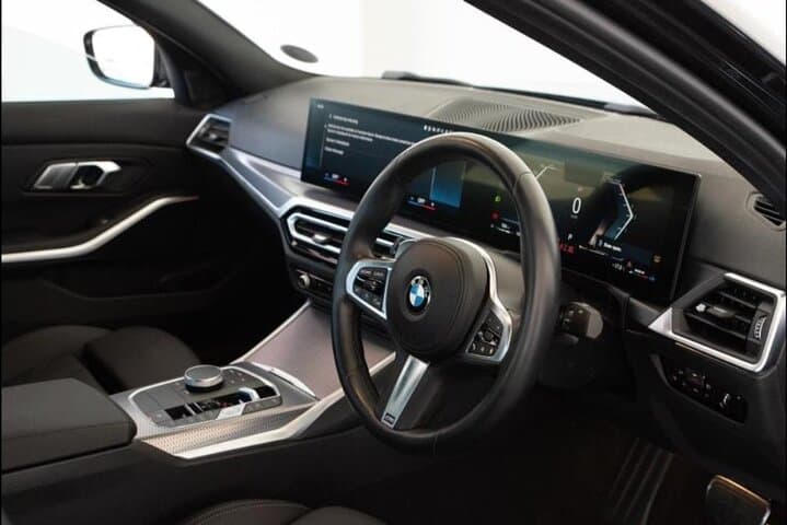 Cape Town Luxury Airport Transfer (CPT) — Private BMW Chauffeur photo 5