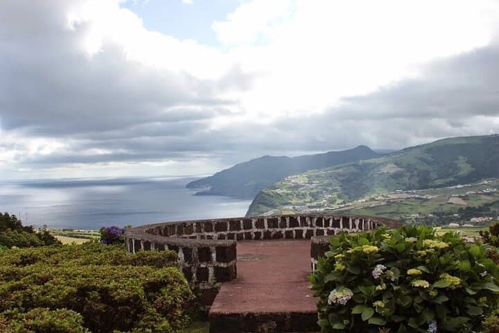 Northeast São Miguel Waterfalls & Viewpoints Guided Day Tour photo 4
