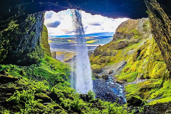 Thorsmork Super-Jeep Day Hike — Glacier-Backed Trails in South Iceland photo 2