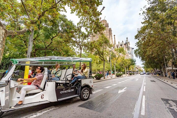 Barcelona Eco Tuk-Tuk Express: Private 60–240 Minute City Highlights Tour photo 6