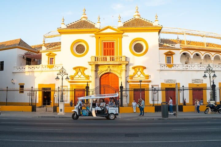 Private Eco Tuk Tuk Welcome Tour of Seville — Plaza de España & Triana Highlights photo 5