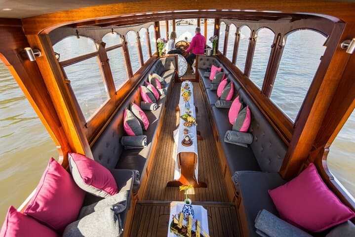 Amsterdam All-Inclusive 90-Minute Heated Canal Cruise with Captain Jack photo 5