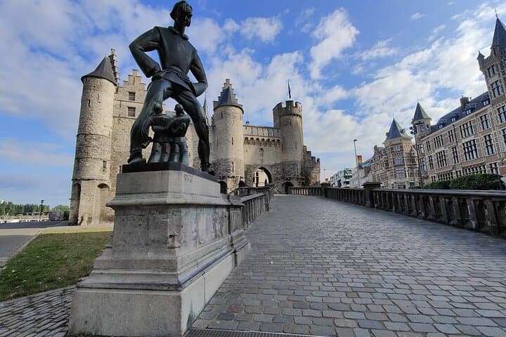 Antwerp Old City Historical Walking Tour — 2‑Hour Guided Exploration of Cathedral, Castle and Hidden Alleys photo 2