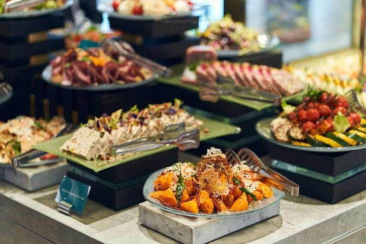 saffron-restaurant-atlantis-the-palm-dubai-unlimited-buffet-dining-experience photo 2