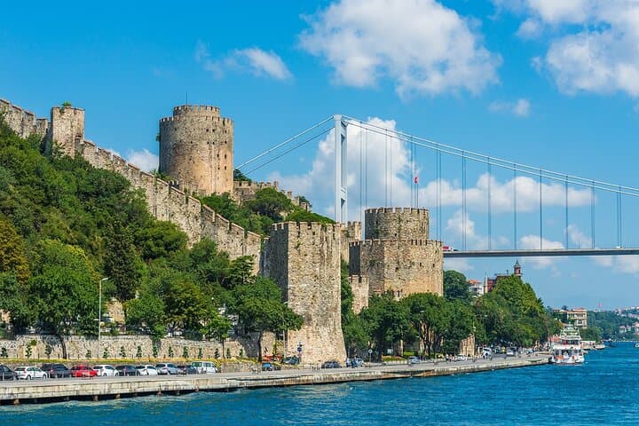 Private Yacht Cruise on the Bosphorus: 2-Hour Luxury Tour in Istanbul photo 3