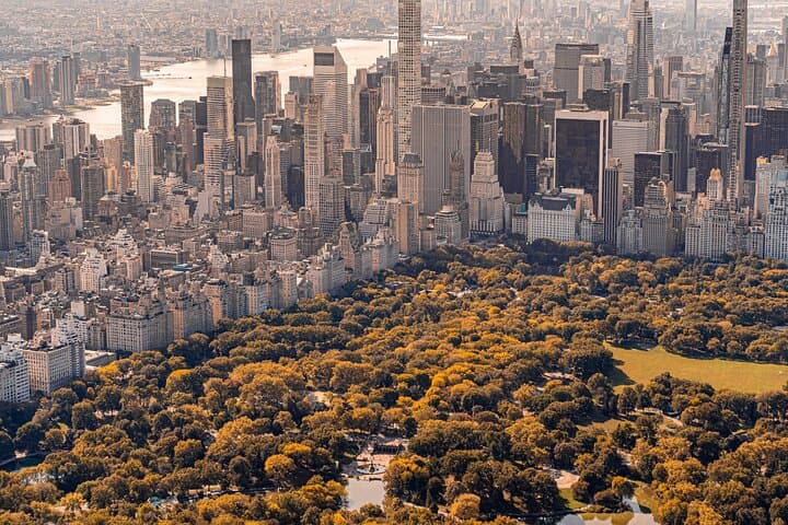Fall Foliage Helicopter Tour: Manhattan Skyline, Hudson & Palisades from Linden photo 4
