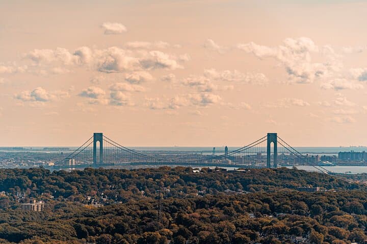 Fall Foliage Helicopter Tour: Manhattan Skyline, Hudson & Palisades from Linden photo 6