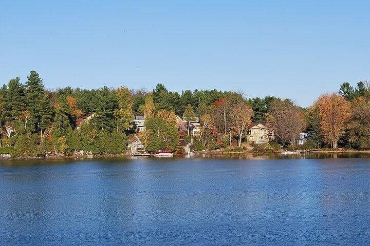 Inside Quebec's Eastern Townships: Private Day Trip to Lakes, Villages & the Border Library