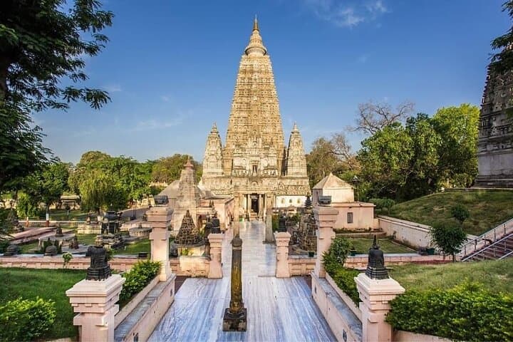 Bodh Gaya Day Trip from Patna: Mahabodhi Temple, Great Buddha & Monastery Tour