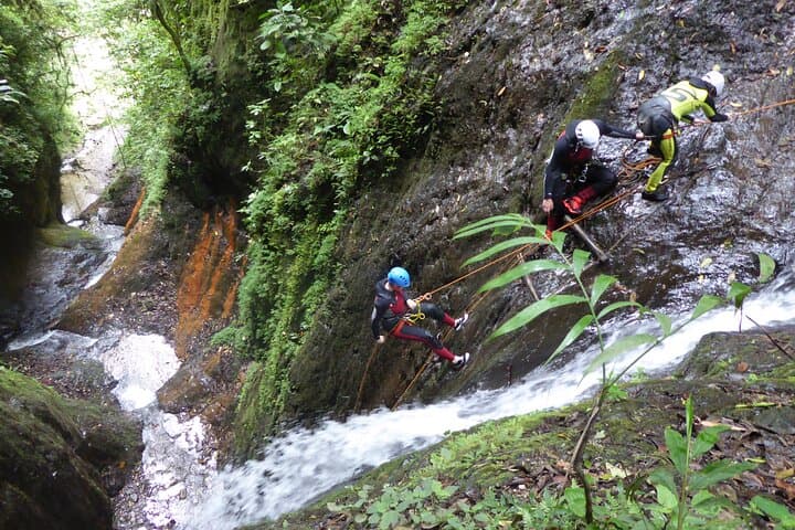 Canyoning Rio Blanco: Rappels, Jumps & Water Slides Near Baños, Ecuador photo 4