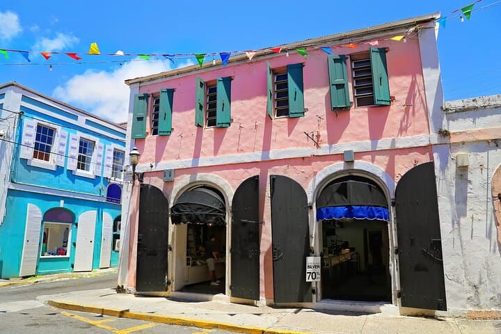 Private 2-Hour St. Thomas Limousine Tour: Mountain Top, Drake's Seat & Magens Bay photo 2