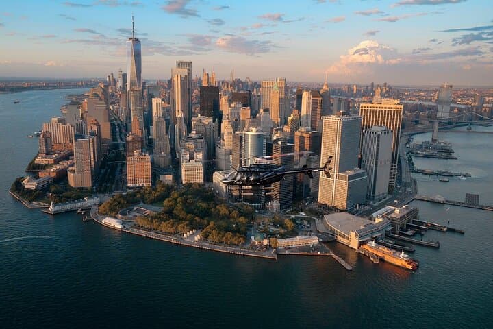 Manhattan Helicopter Tour Over NYC: Statue of Liberty, Brooklyn & Staten Island Views