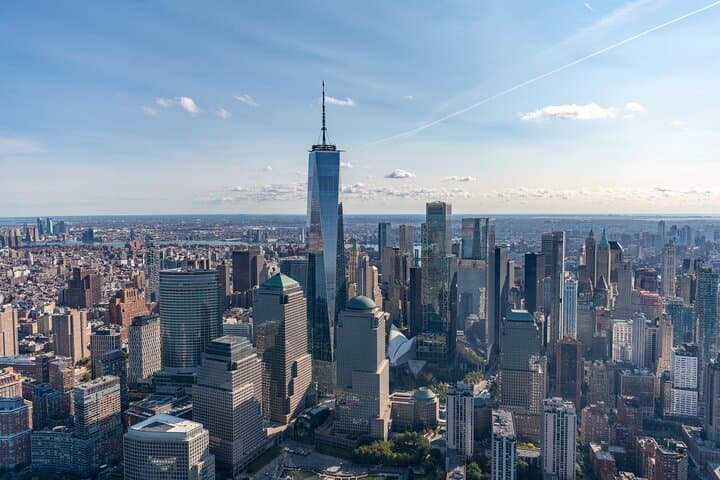 Manhattan Helicopter Tour Over NYC: Statue of Liberty, Brooklyn & Staten Island Views photo 3