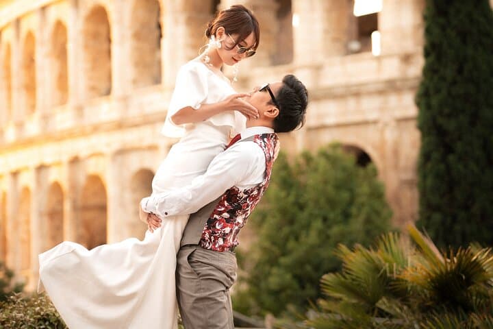 Private Rome Photoshoot: Capture Iconic Landmarks with a Local Pro