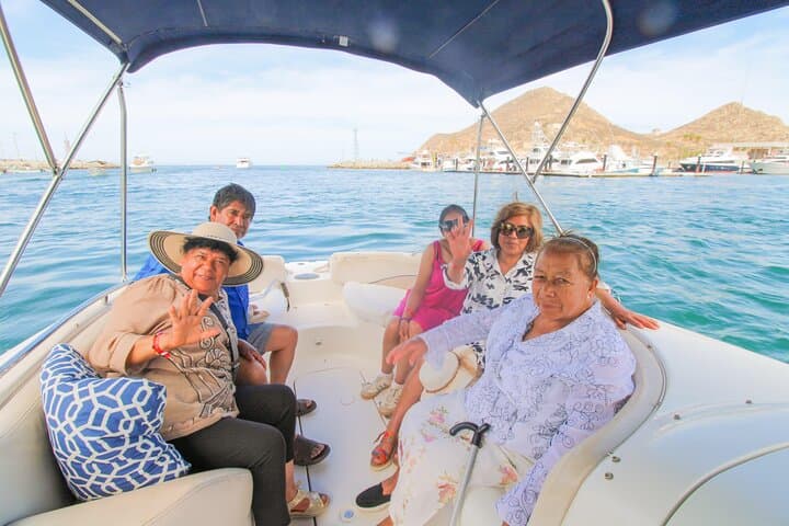 Luxury Yacht to Cabo San Lucas Arch & Playa del Amor — Pelican Beach Cruise photo 5