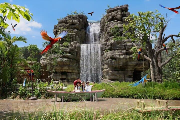 Bird Paradise Singapore: Insider Guide to the Mandai Aviary Experience