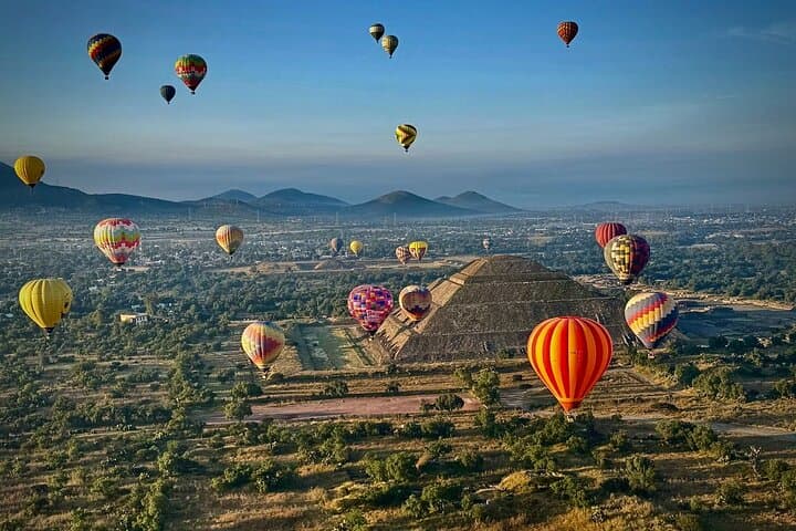 Sunrise Hot-Air Balloon Over Teotihuacan with Cave Breakfast & Pyramid Visit