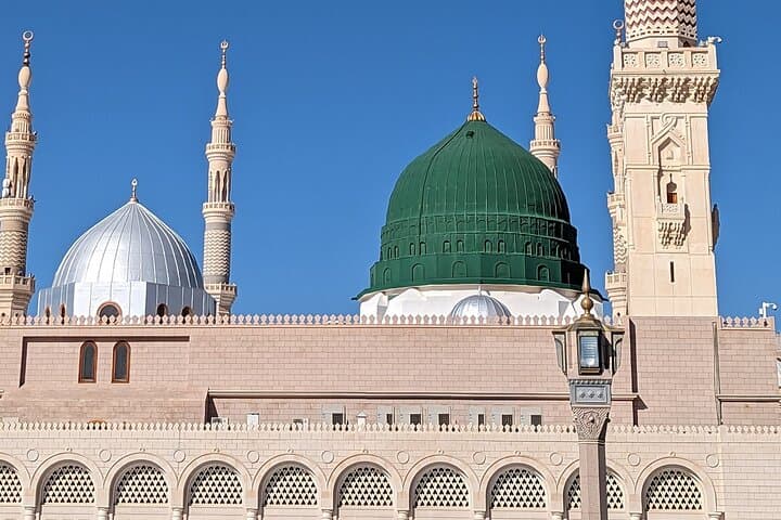 Private Madinah Holy Places Ziyarat Tour — Quba, Qiblatayn, Uhud & Seven Mosques photo 3