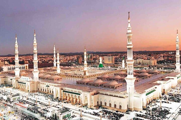 Private Madinah Holy Places Ziyarat Tour — Quba, Qiblatayn, Uhud & Seven Mosques