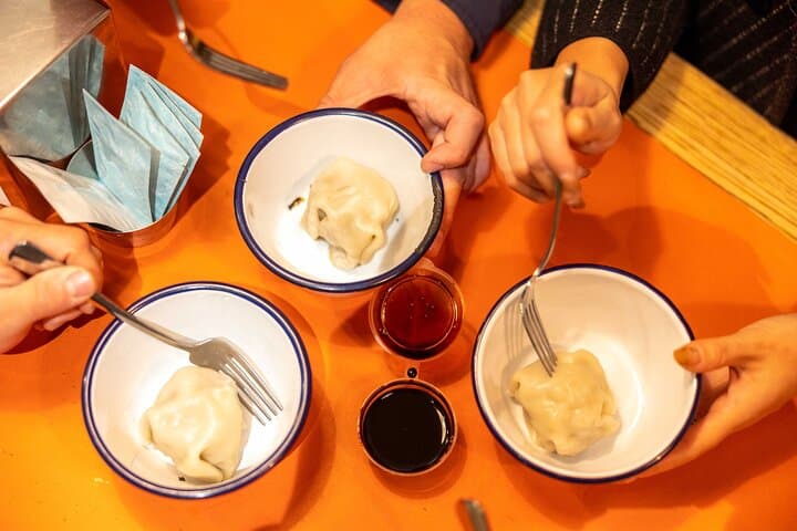 Progressive Dinner Tour: Melbourne Chinatown & Laneways Food Walk photo 4