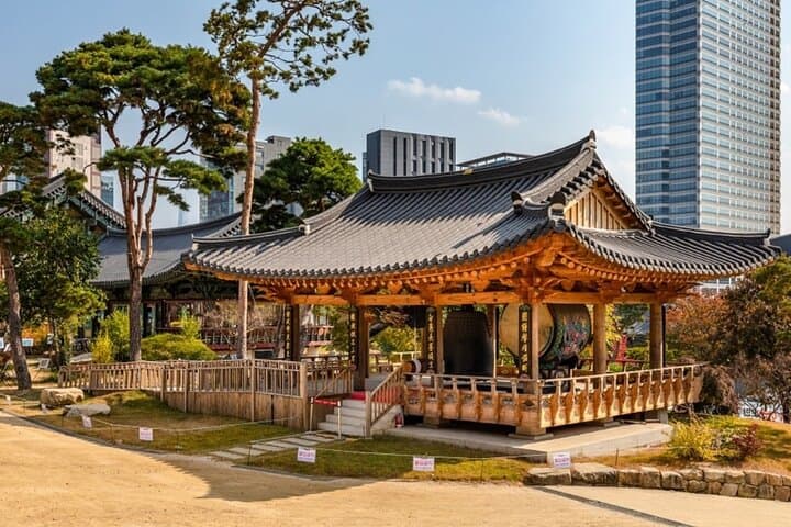 Modern Seoul Tour: Stylish Gangnam K-Style Curator Experience photo 4