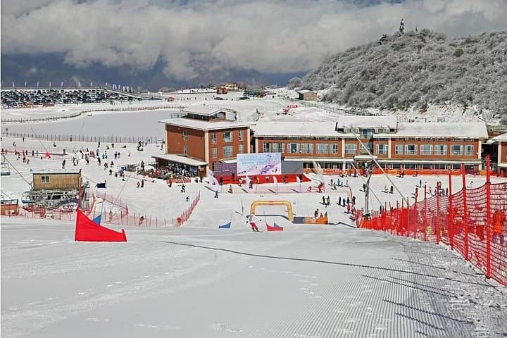 Taiziling Ski Resort Private Day Tour: Ski Jiuding Mountain Near Chengdu