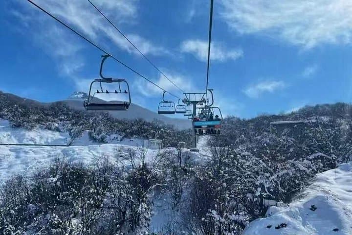 Taiziling Ski Resort Private Day Tour: Ski Jiuding Mountain Near Chengdu photo 2