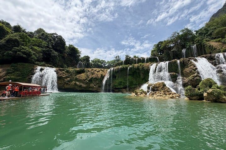 Cao Bang One-Day Motorbike Tour to Ban Gioc Waterfall, Nguom Ngao Cave & Angel Eye Mountain photo 5