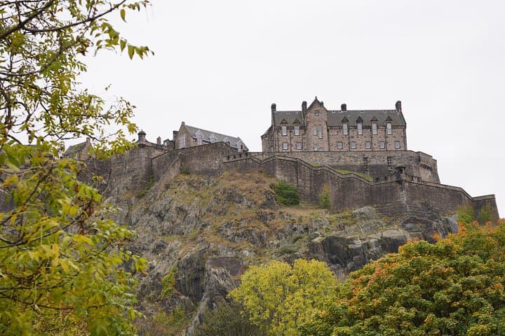 Edinburgh Photography Walking Tour: Master Manual Mode and Hidden Photo Spots photo 3