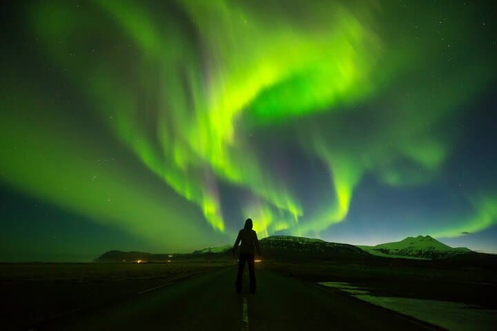 Private Northern Lights Hunt from Reykjavík with Icelandic Pastries & Hot Chocolate