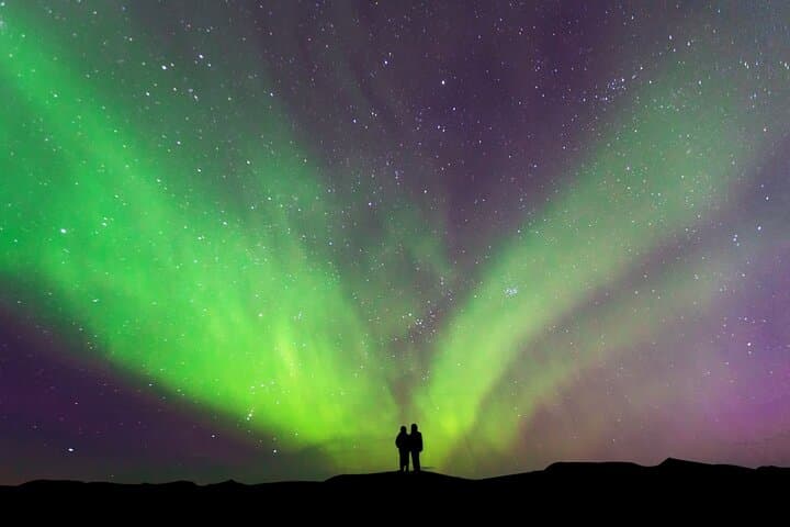 Private Northern Lights Hunt from Reykjavík with Icelandic Pastries & Hot Chocolate photo 5