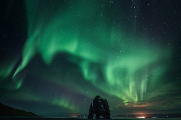 Reykjavik Northern Lights Chase with Icelandic Treats