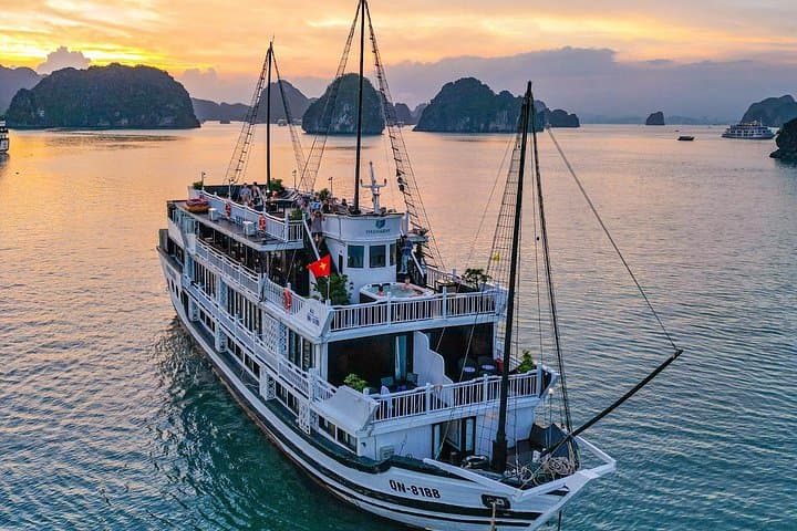 Oasis Bay 2D1N Halong Bay Party Cruise: Kayak, Trampoline & Overnight Cabin photo 2