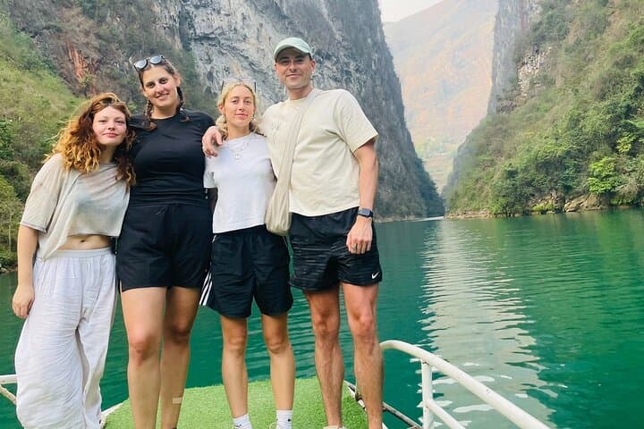 Ha Giang 3-Day Strawberry Route: Ma Pi Leng, Dong Van & Homestays photo 2