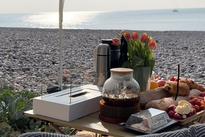 Etretat Day Trip from Paris: Winter Cliff Walk & Cozy Picnic photo 5