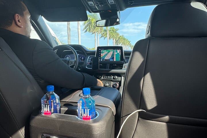 Palm Beach VIP Airport Limo Transfer — Private Car Service to PBI & Surrounding Areas photo 5