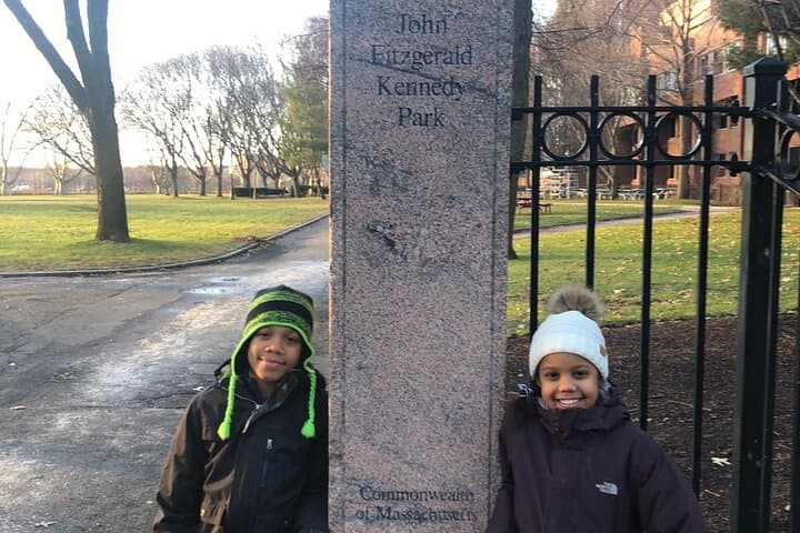 Cambridge Scavenger Hunt: Interactive Walking Tour of Harvard & MIT photo 4