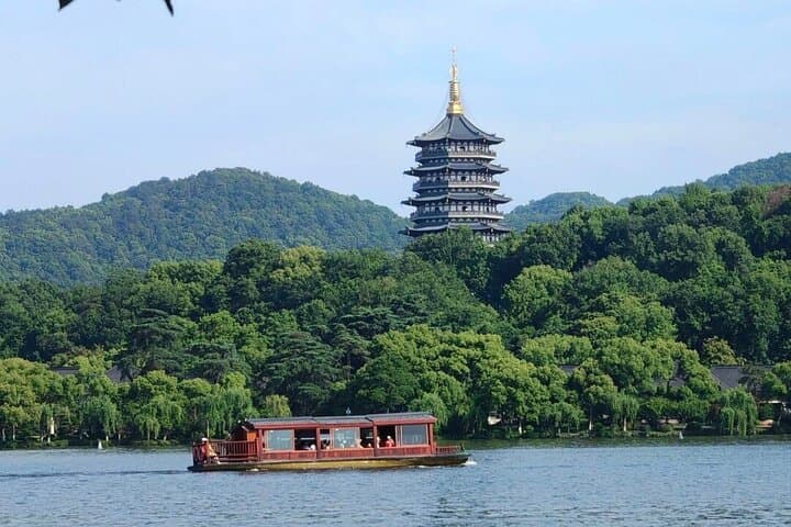 Hangzhou West Lake & Longjing Tea: Private Day Tour Through Tea Fields and Pagodas photo 3