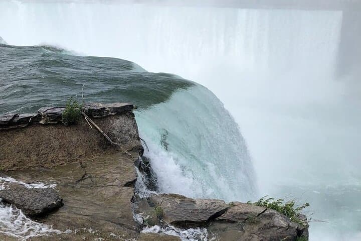 Niagara Falls Winter & Fall Wonder Tour — Frozen Falls, Gorge Walk, and Power Vista photo 4