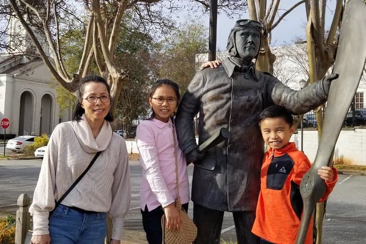 Athens Scavenger Hunt: 2-Hour Interactive Walking Tour of UGA & Downtown photo 2