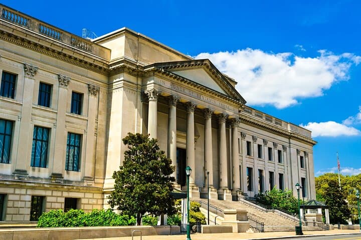 Fast-Track Private Tour of The Franklin Institute & Parkway Sights photo 1